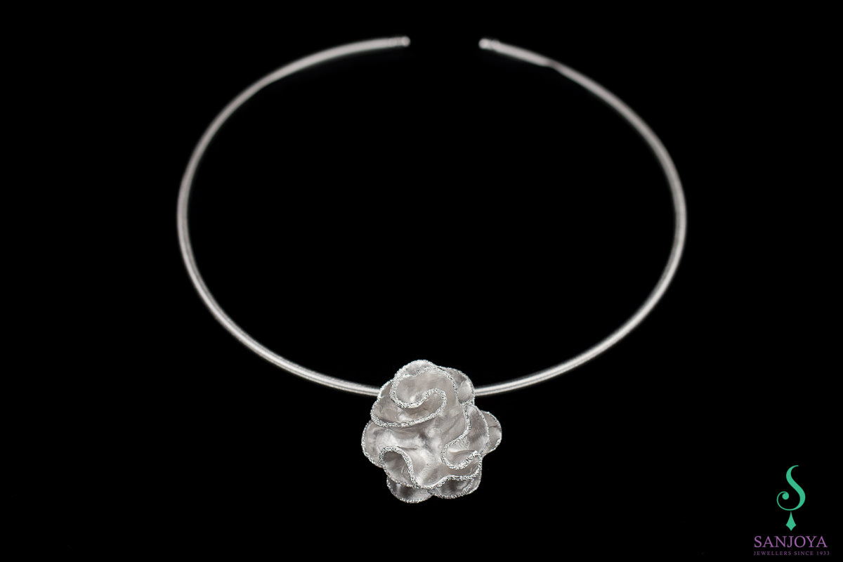 OGI0417001 - Zilveren gediamanteerde bloemhanger "Groot" zonder ketting