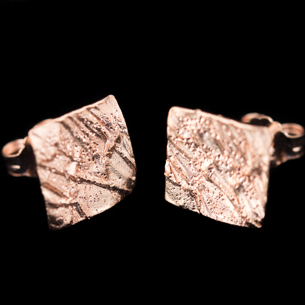 Beautiful mini square earrings from rosé