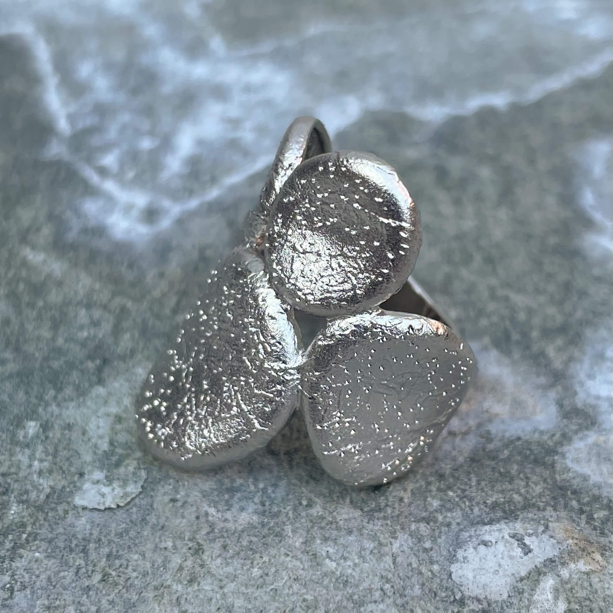 L1021018 - Zilveren ring met ovaalvormige bewerkingen