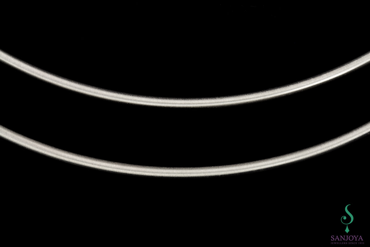 CLE1017001 - Tweerijige stijve ketting van zilver, mat