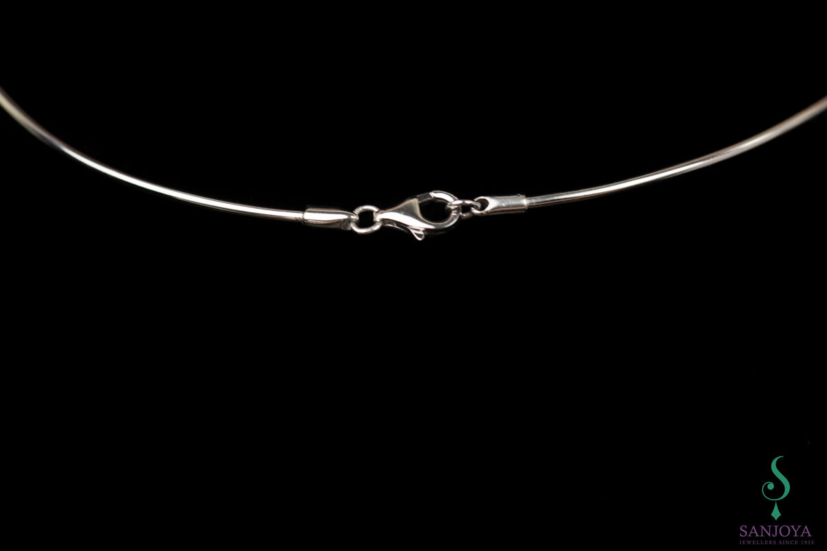 OGI0617001 - Stijve zilveren ketting met hanger van matte cirkels