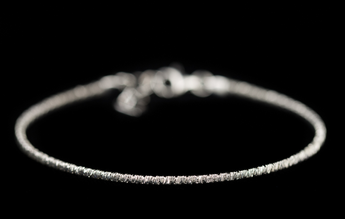 Refined silver bracelet, 2mm