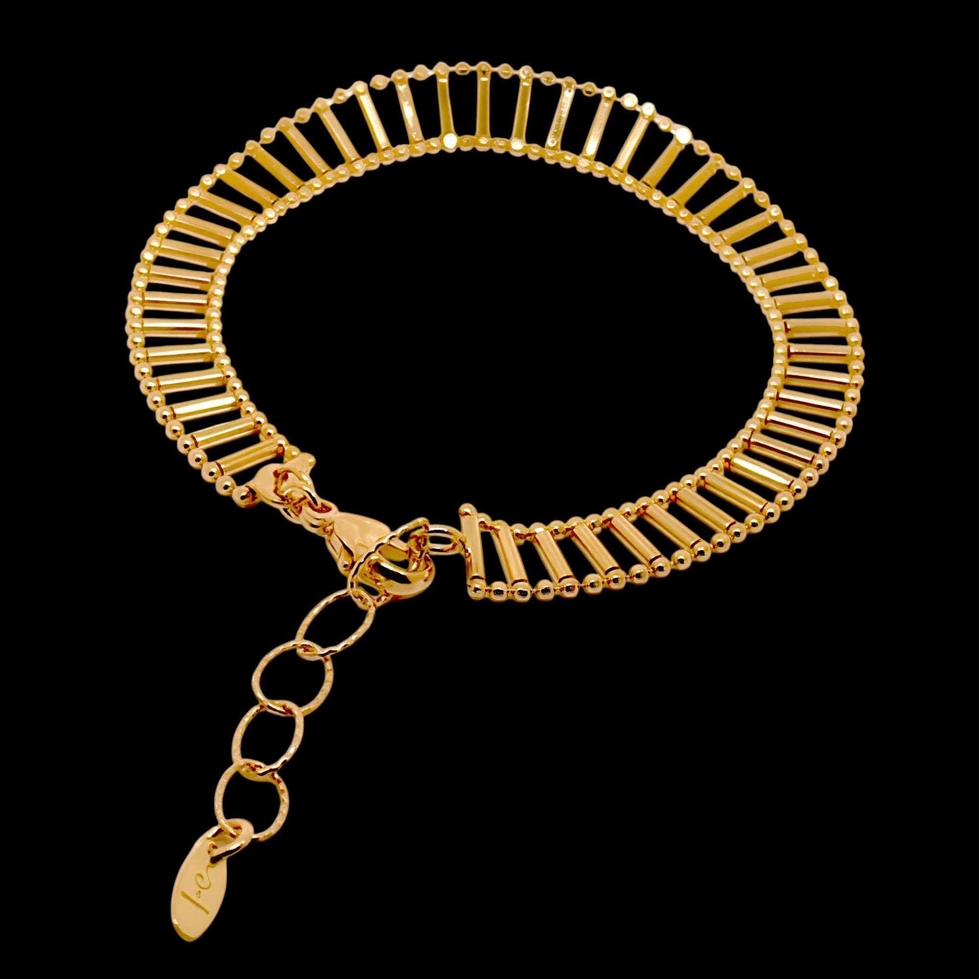 Vergulde en stijlvolle staafjes armband
