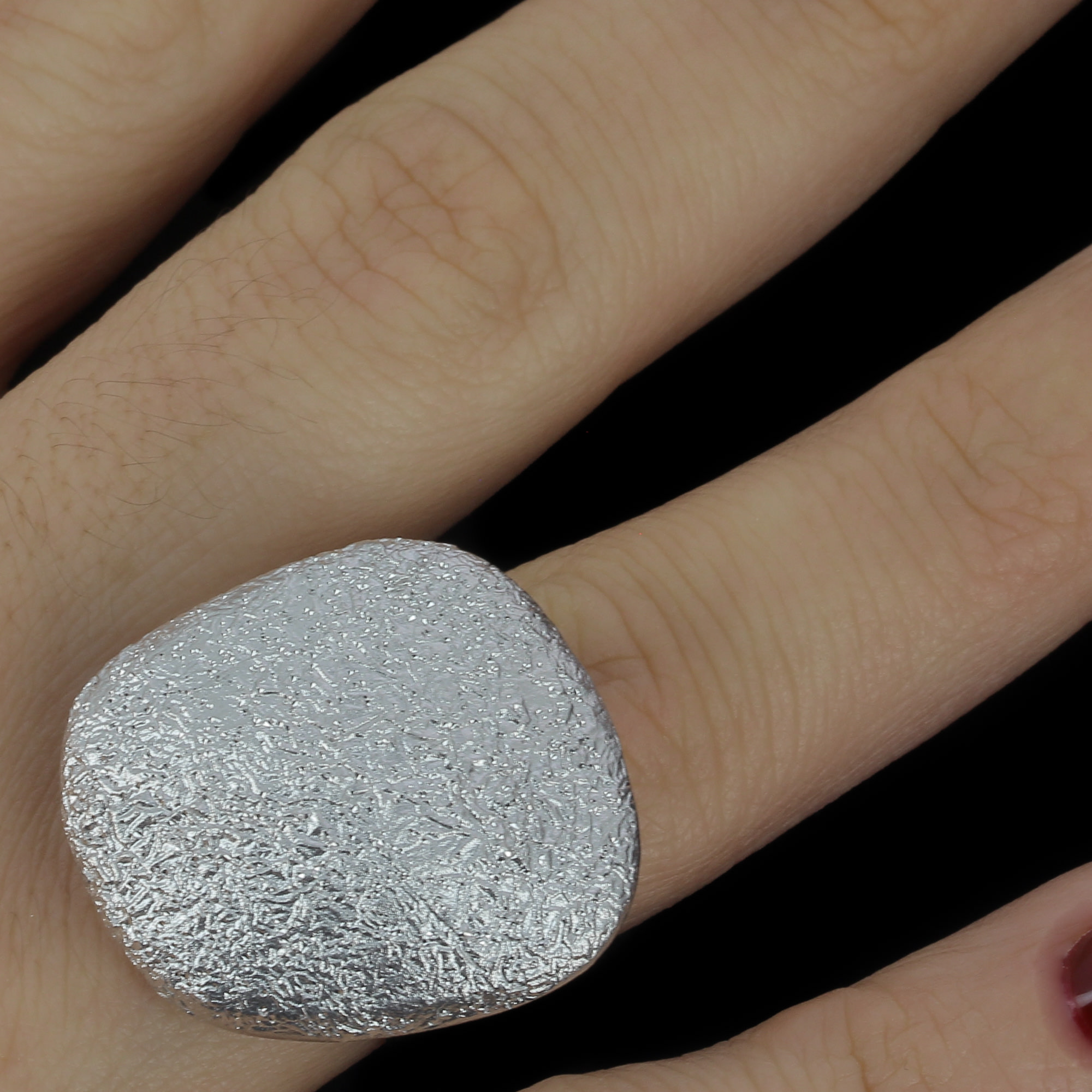 L0221003 - Grote zilveren vierkanten ring met afgeronde hoeken