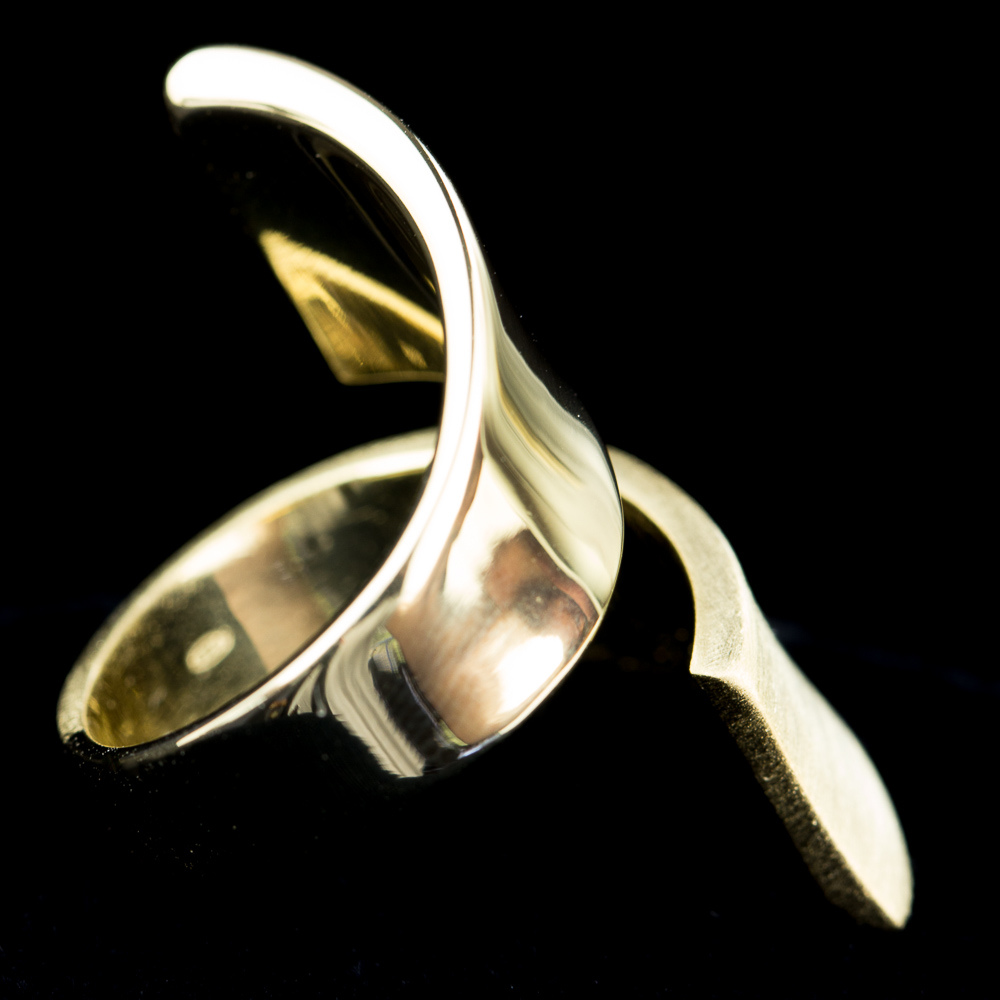 Gold plated matt and shiny curl ring