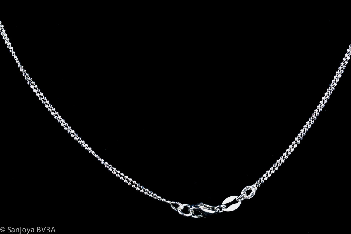 Silver chain with square pendant