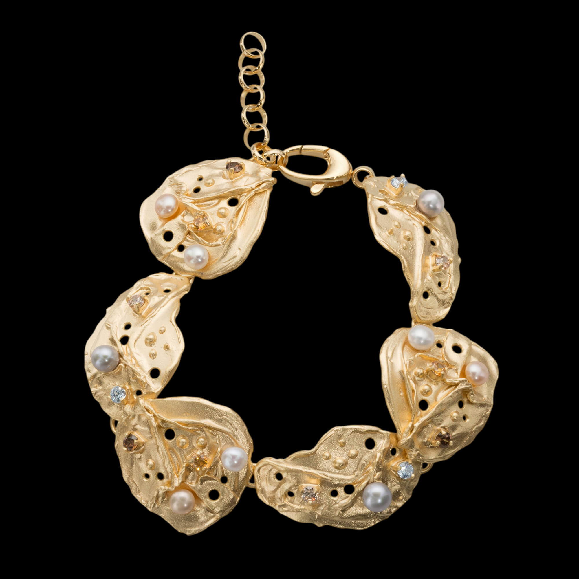 Bracelet plaqué or avec pierres précieuses et perles Bracelet plaqué or avec pierres précieuses et perles