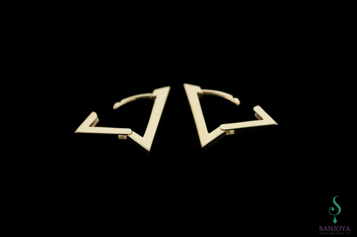NO1118001 - Gouden driehoek oorbelletjes van 18Kt