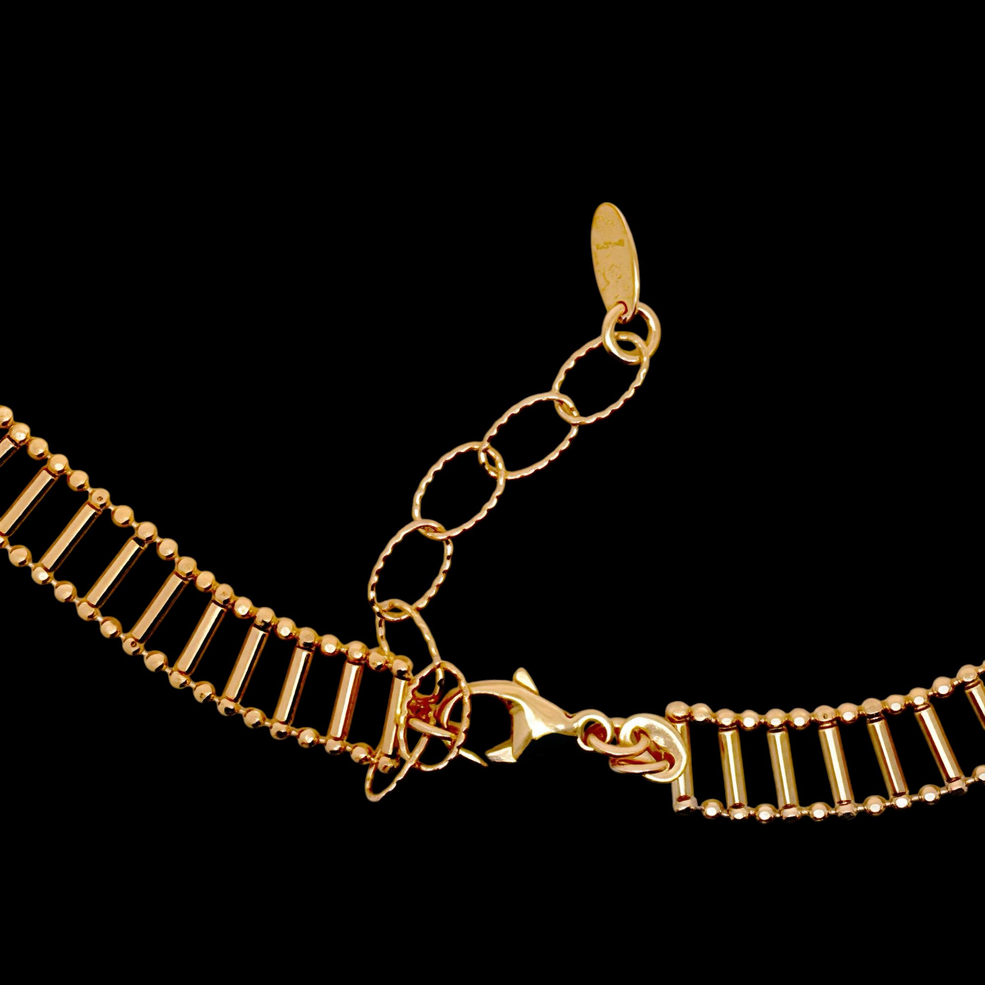 Vergulde en stijlvolle staafjes armband