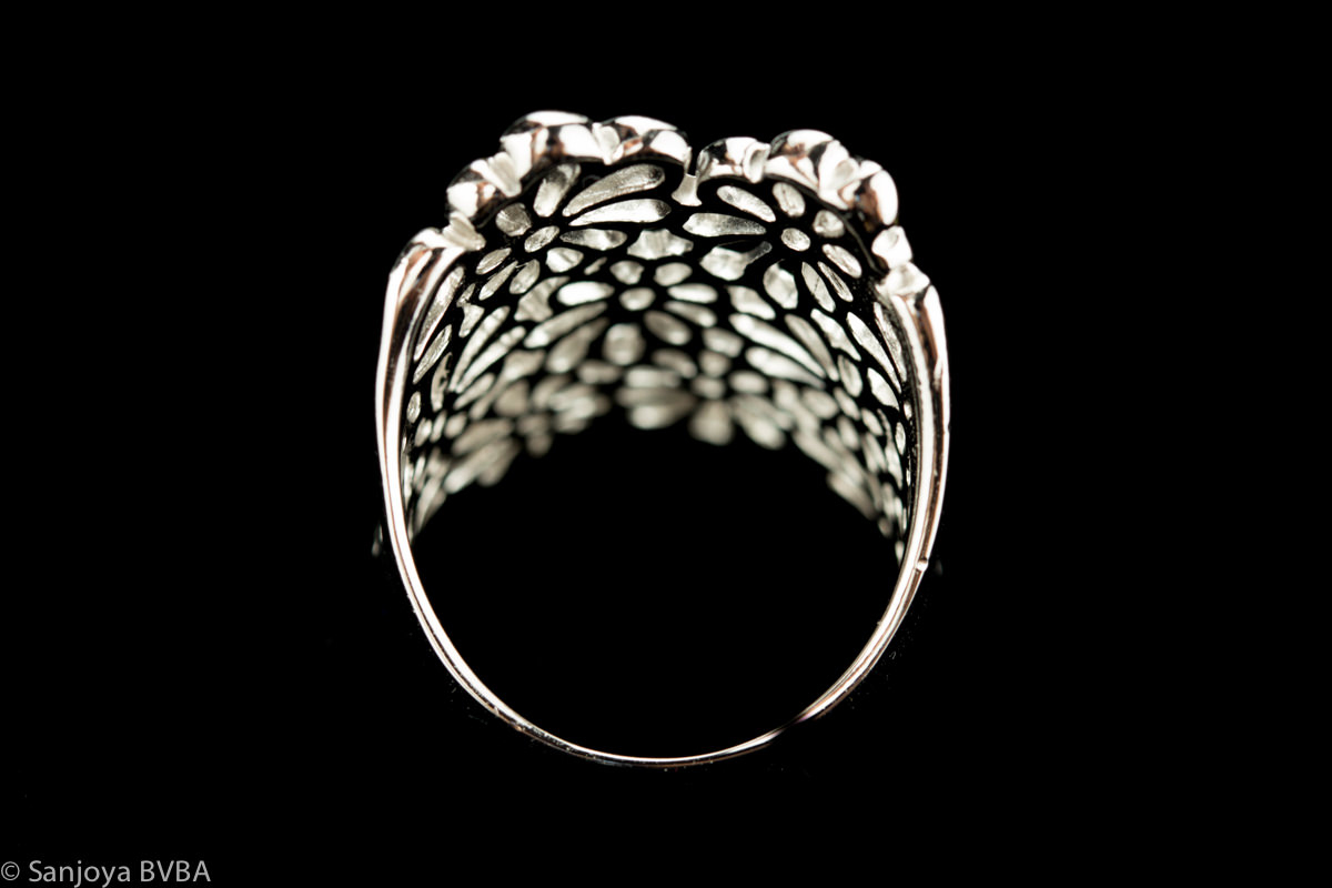 OGI0615001 - Brede open bewerkte zilveren ring