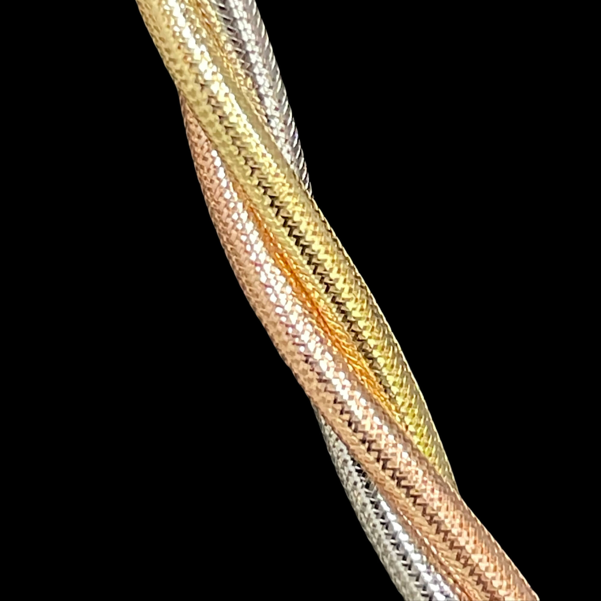 Twisted omega armband van 3kleuren goud 18kt en silicone