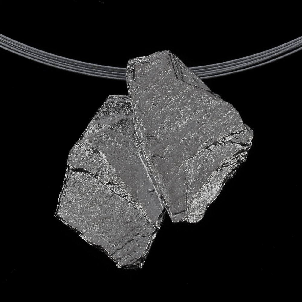 Steenvormige hanger van donkergrijs zilver 'zonder ketting'