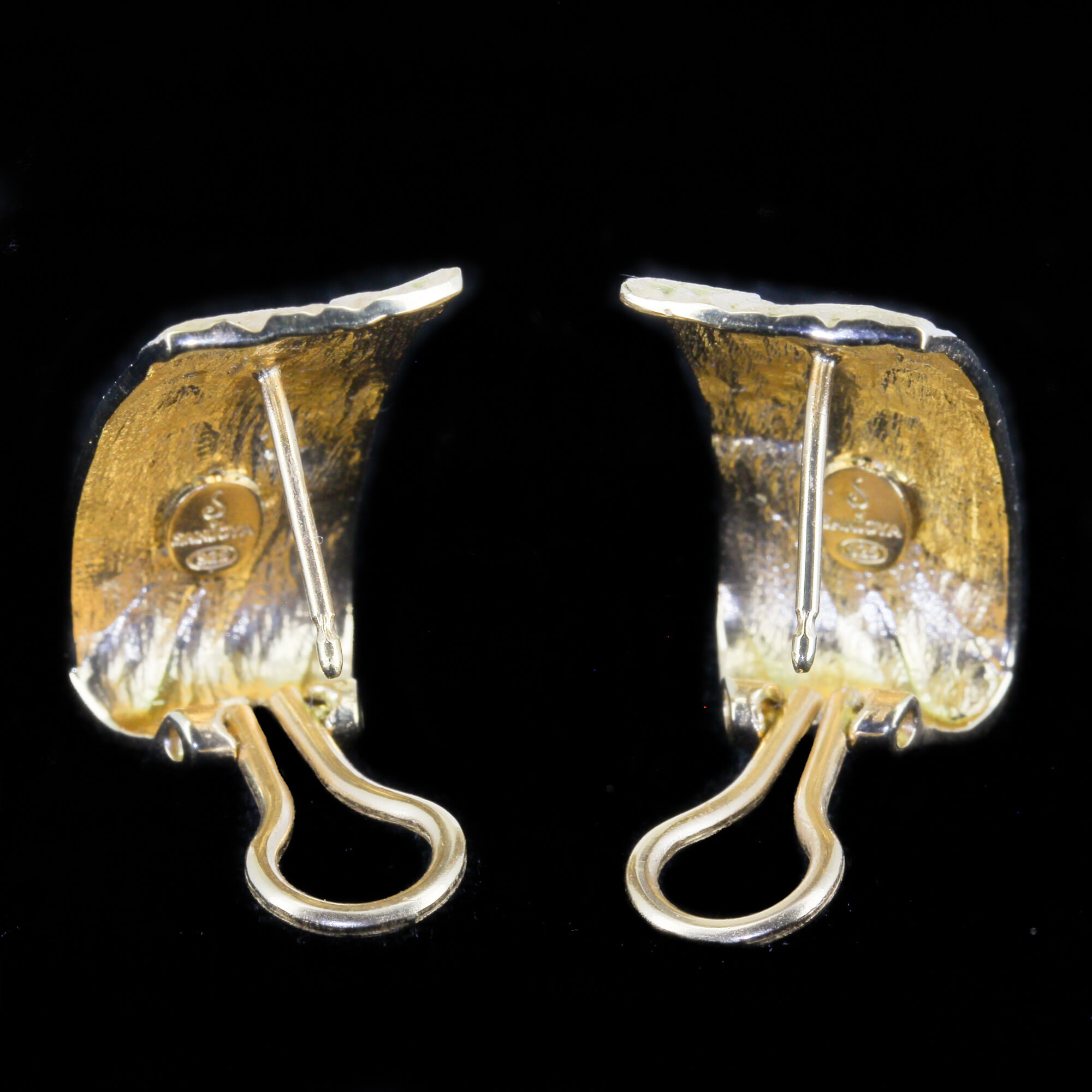 Bewerkte gouden en langwerpige oorbellen, 18kt