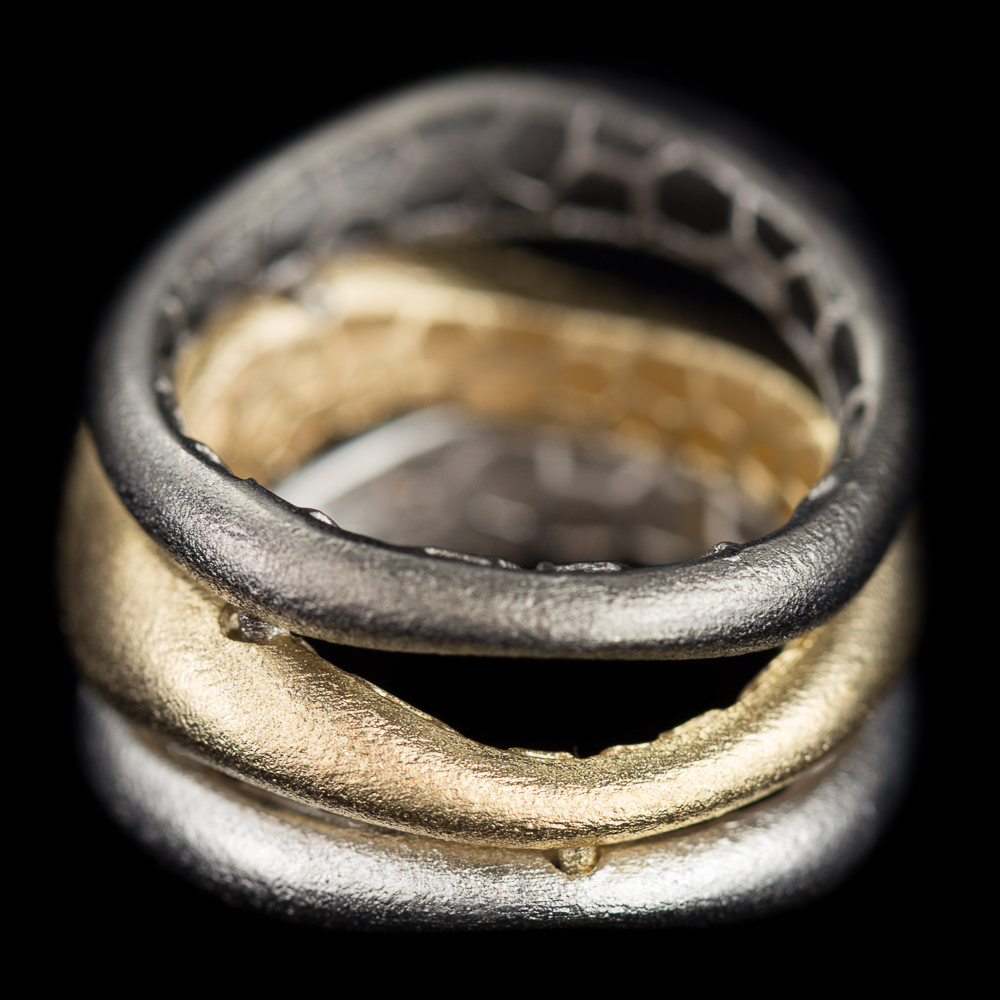 EK1116003.50 - Bijzondere driekleurige gematteerde zilveren ring