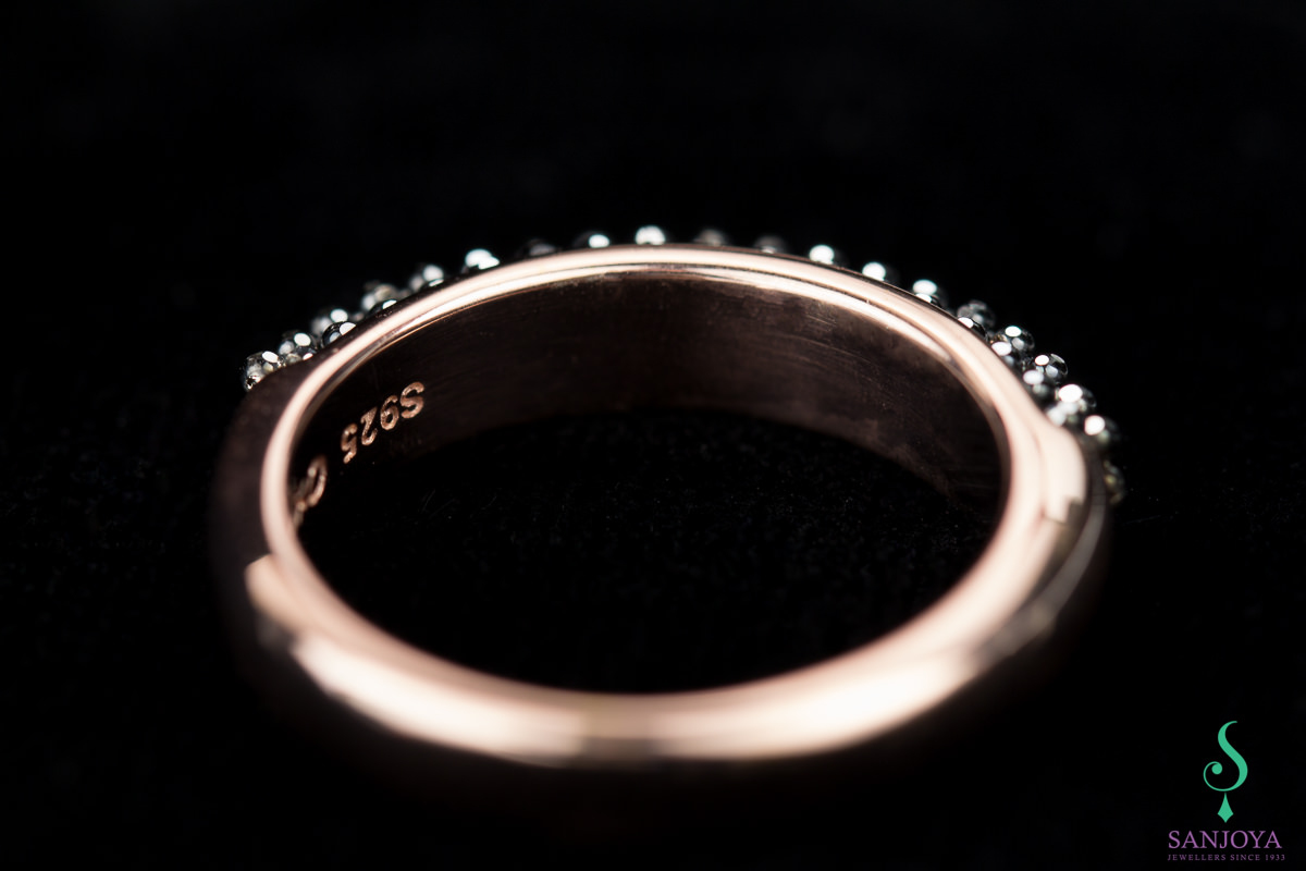 Rose ring with black sparkles