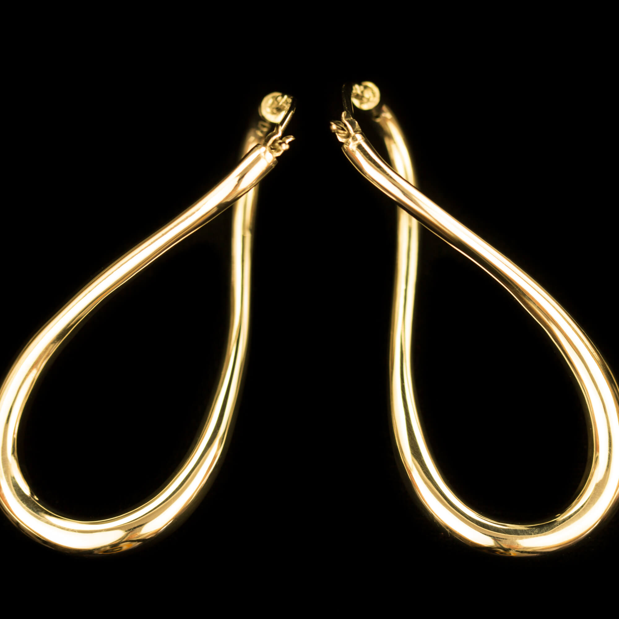 Gold-plated and polished infinity créolen