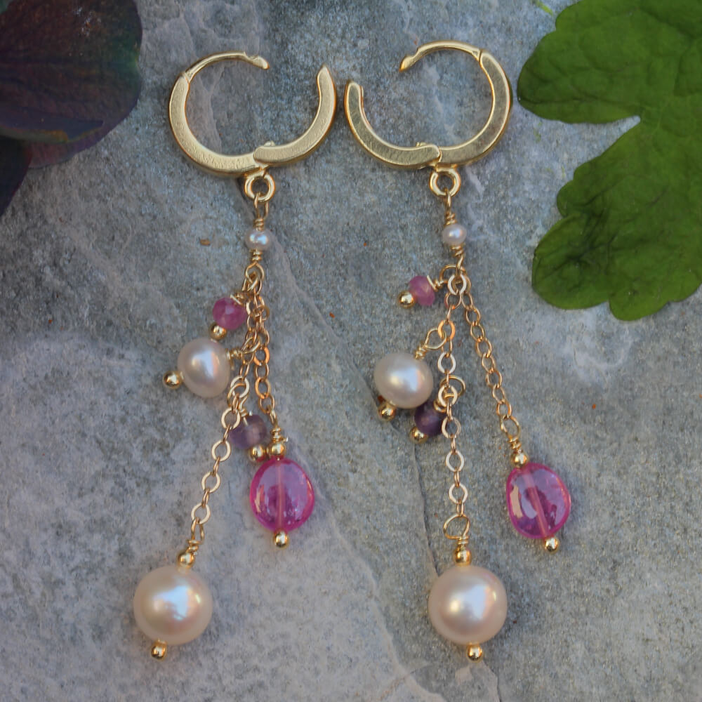 Colorful gold-plated earrings with pearls