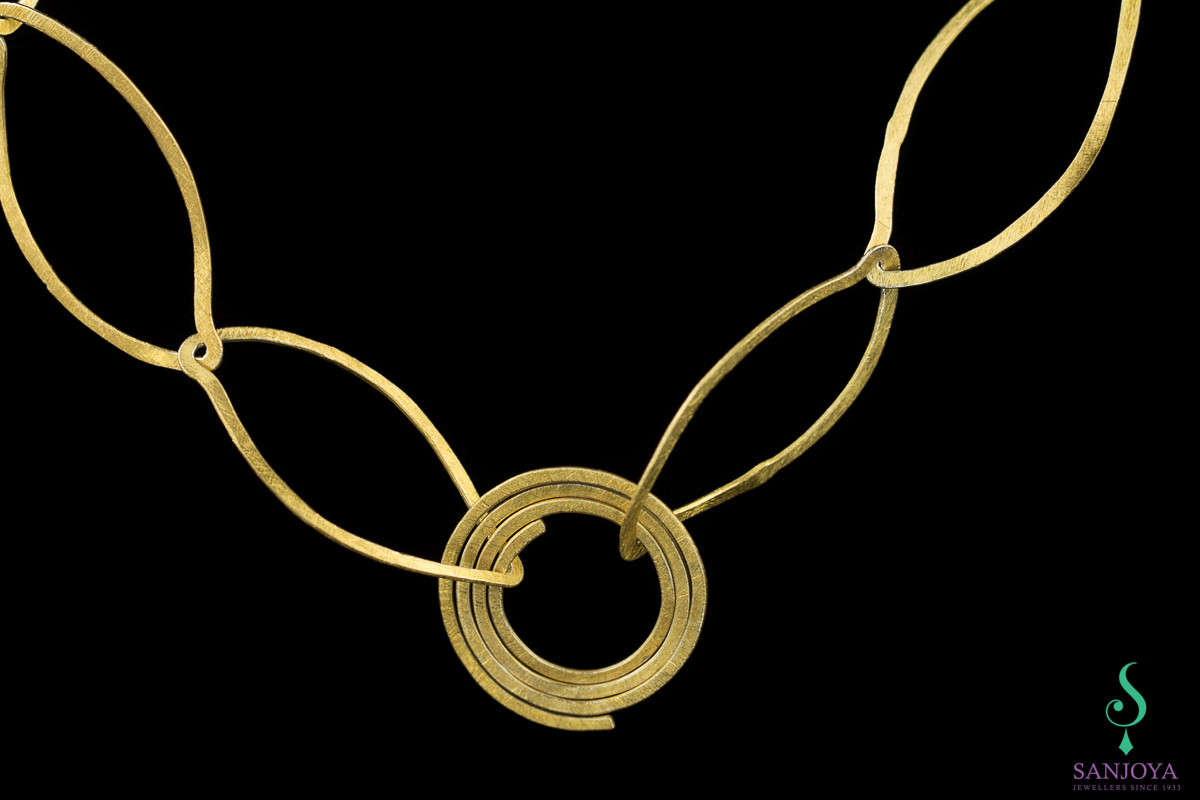 Gilded open chain necklace