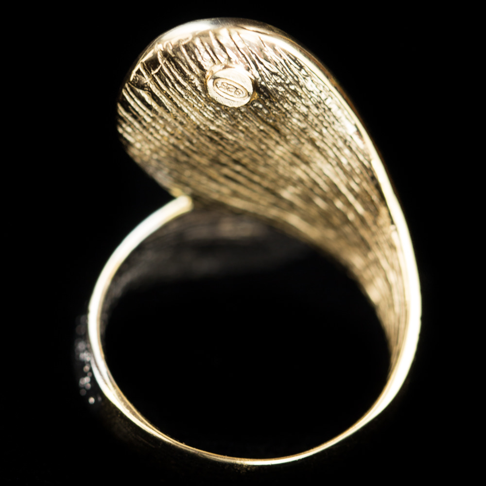 Tweekleurige schitterende ring. verguld en zilver