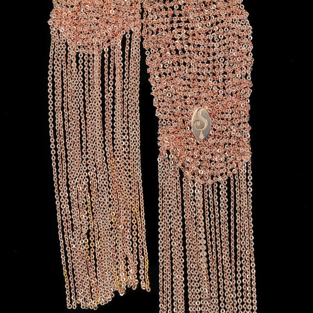 AN122001 - Rosé sjaal van verweven kettinkjes