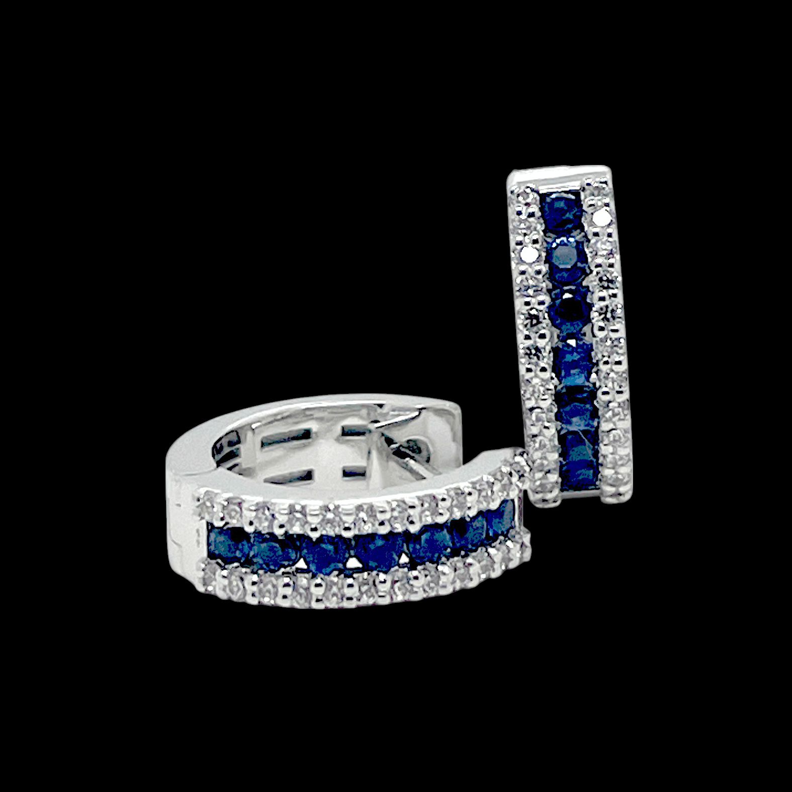 18kt White Gold Earrings with Sapphires and Diamonds