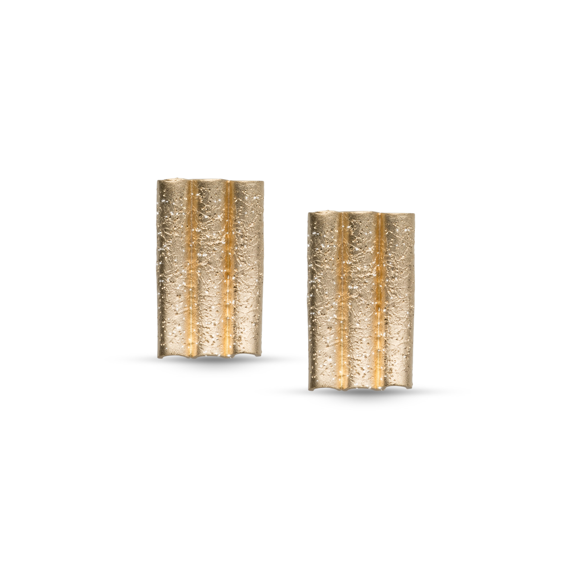 Short; gold-plated and beautiful bar earrings