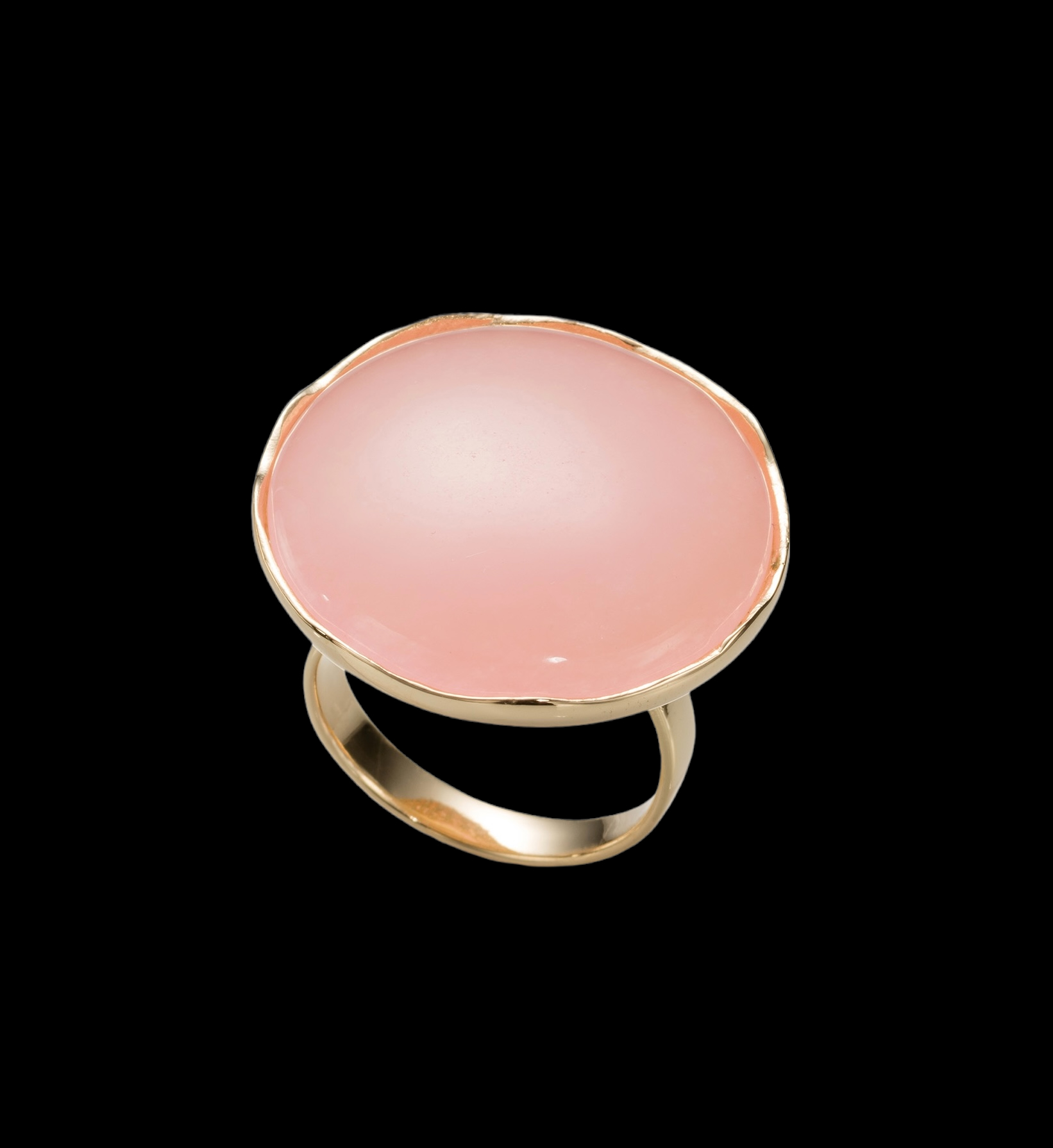 Gold-plated ring with a coral-colored Quartz stone
