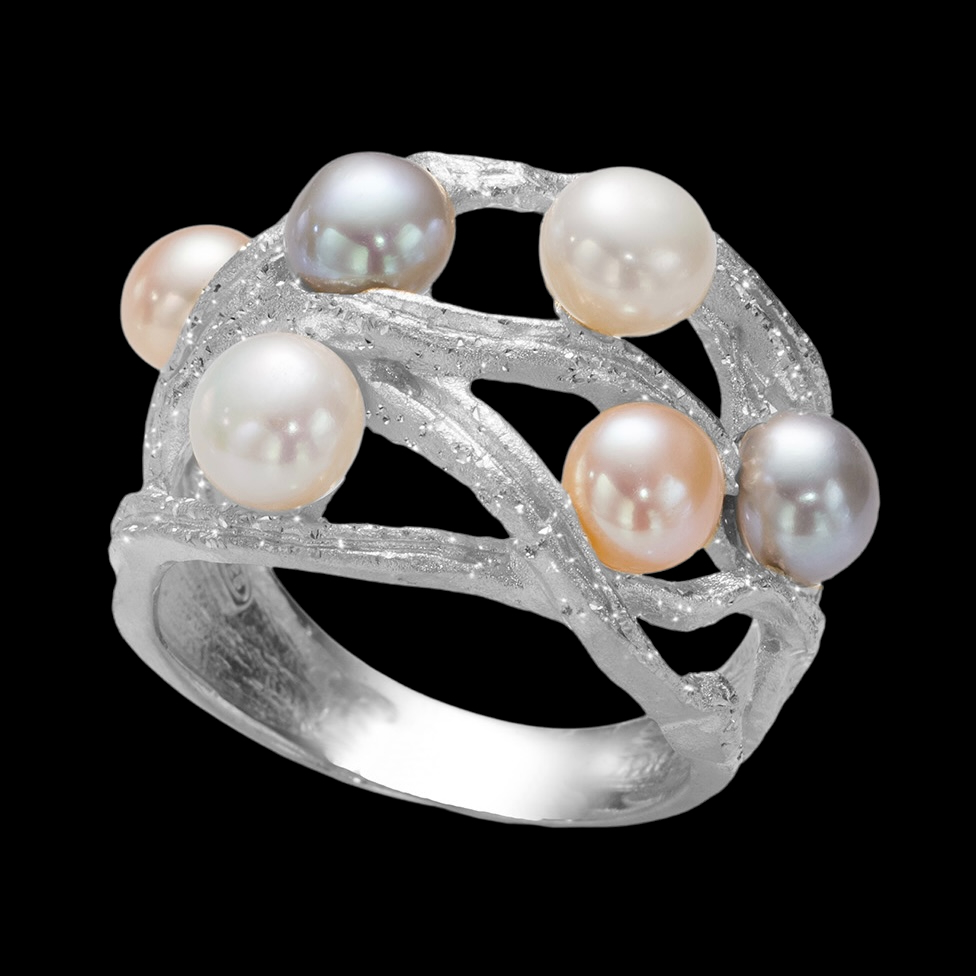 Magnificent diamonded silver ring with freshwater pearls