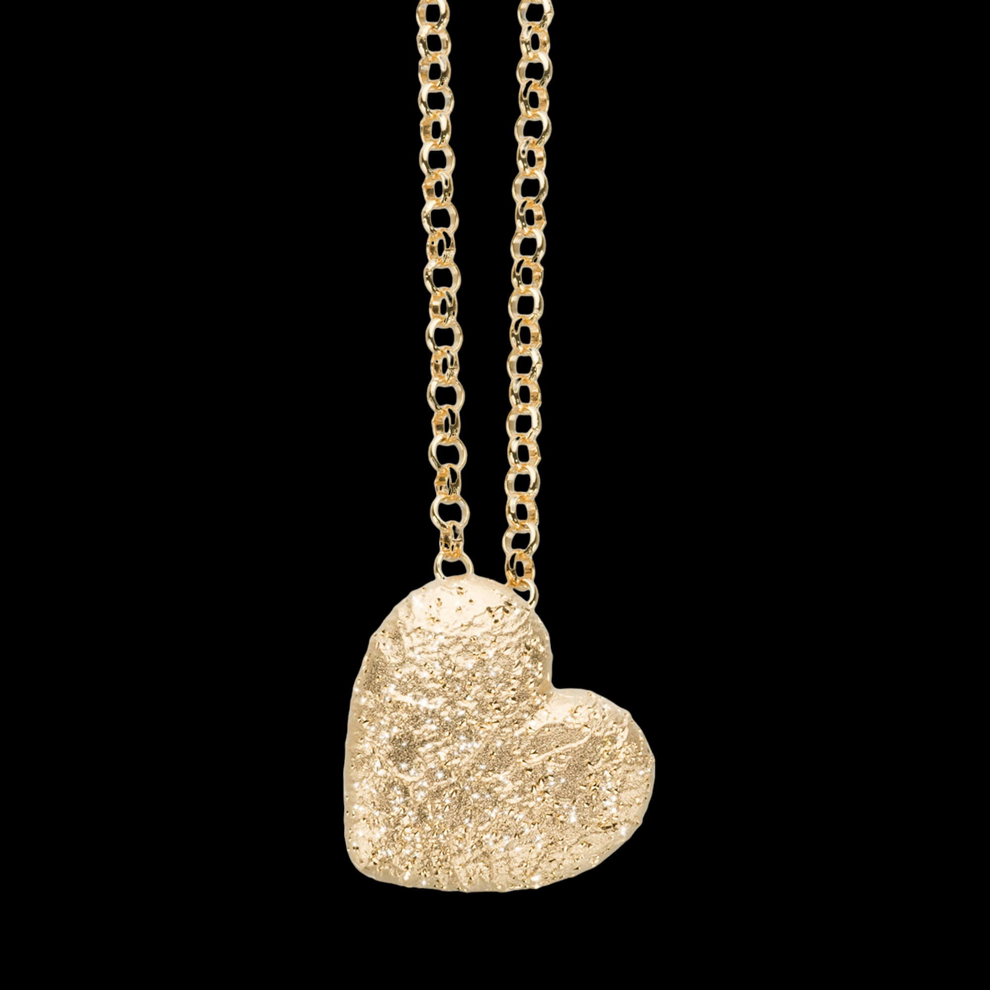 Gilded heart pendant with chain