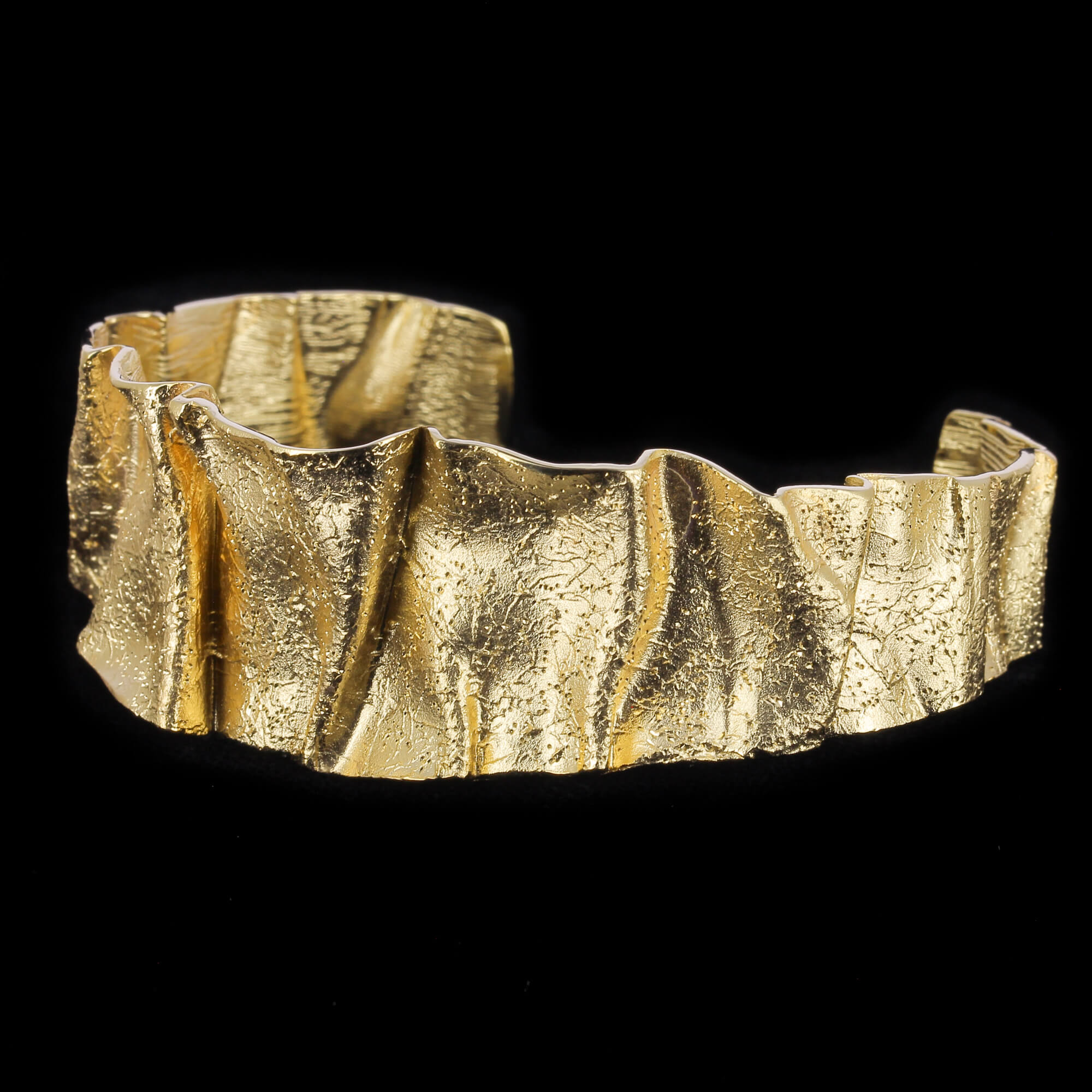 Pleated slave bracelet dark silver