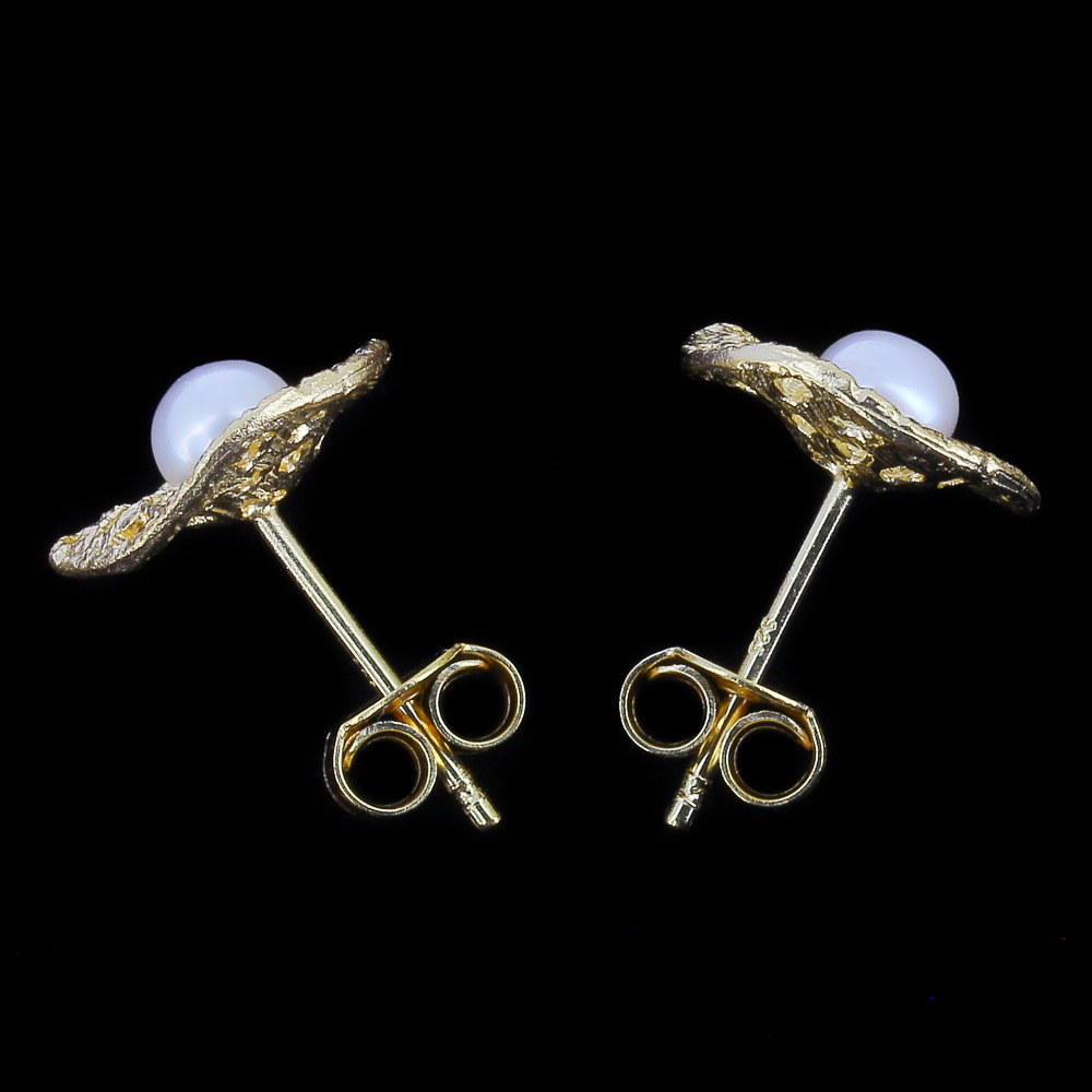 Edited plated earrings with pearl