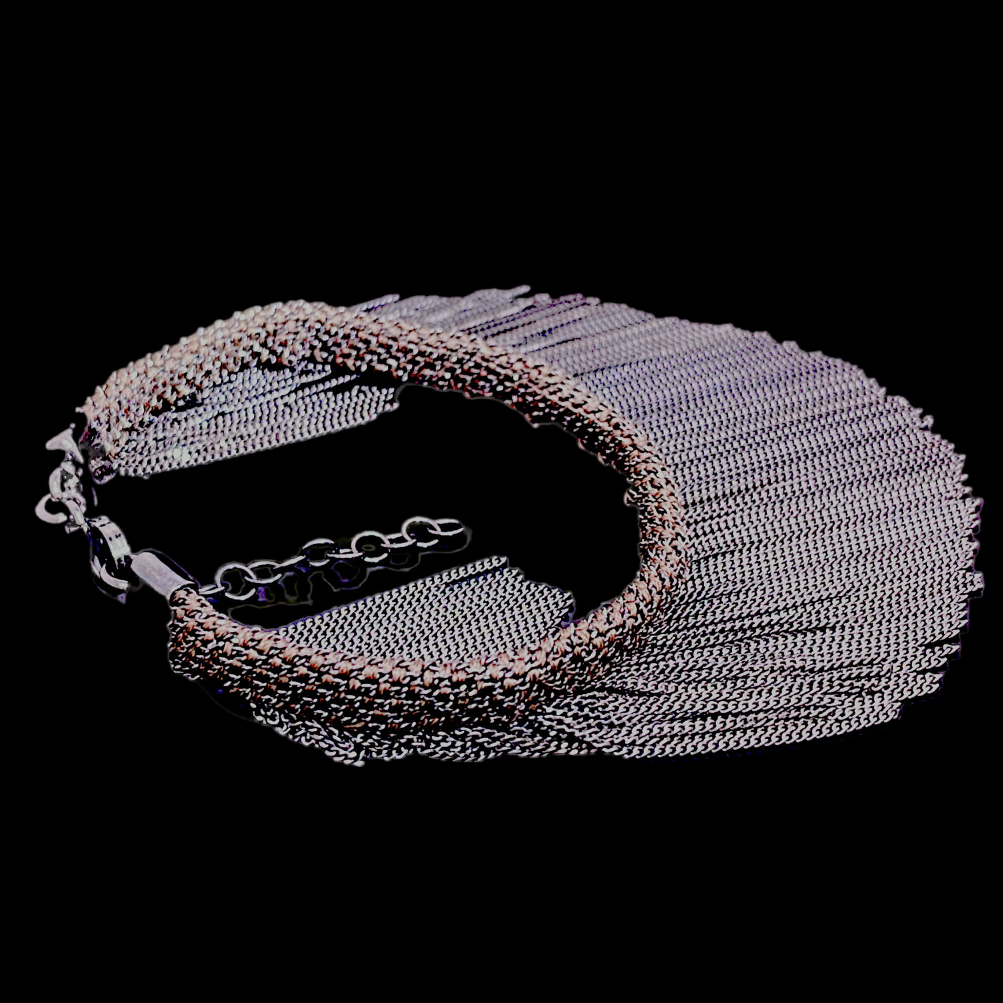 Bracelet de couleur marron et gris avec chaînes suspendues