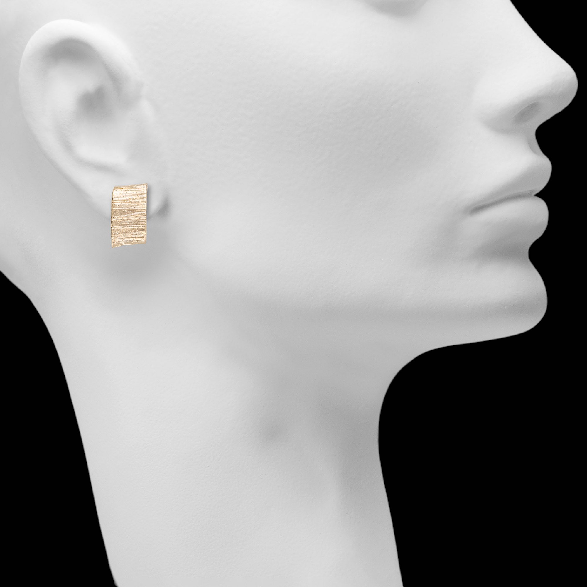 Rectangular and beautiful gilded earrings