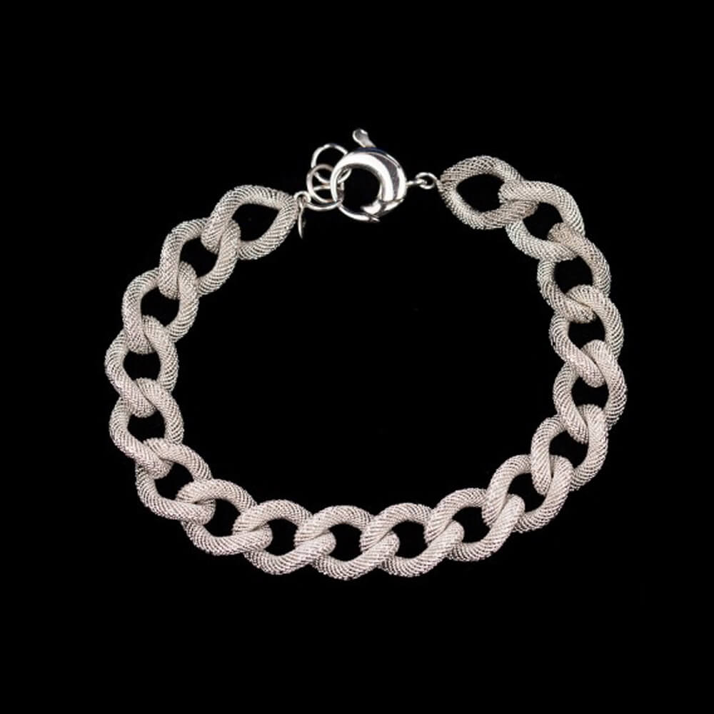 Narrow silver link bracelet with transparent pattern