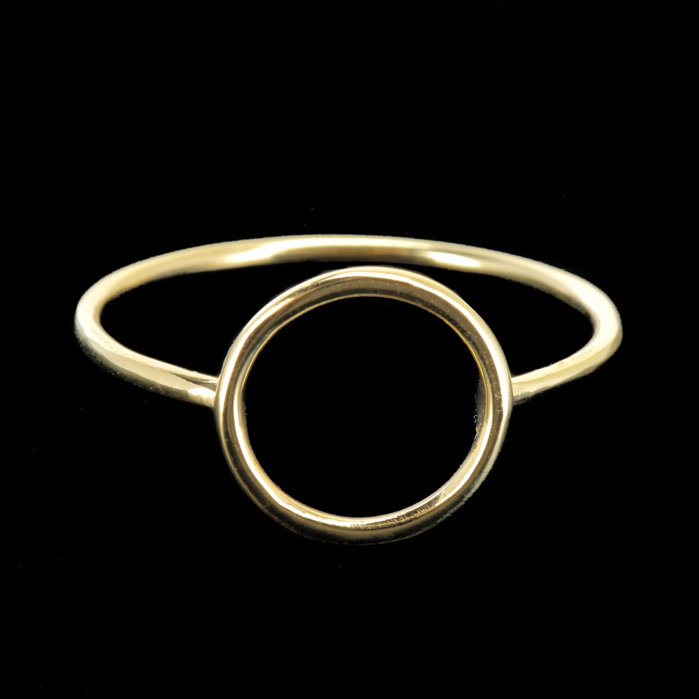 Cirkelvormig gouden ringetje van 18Kt goud