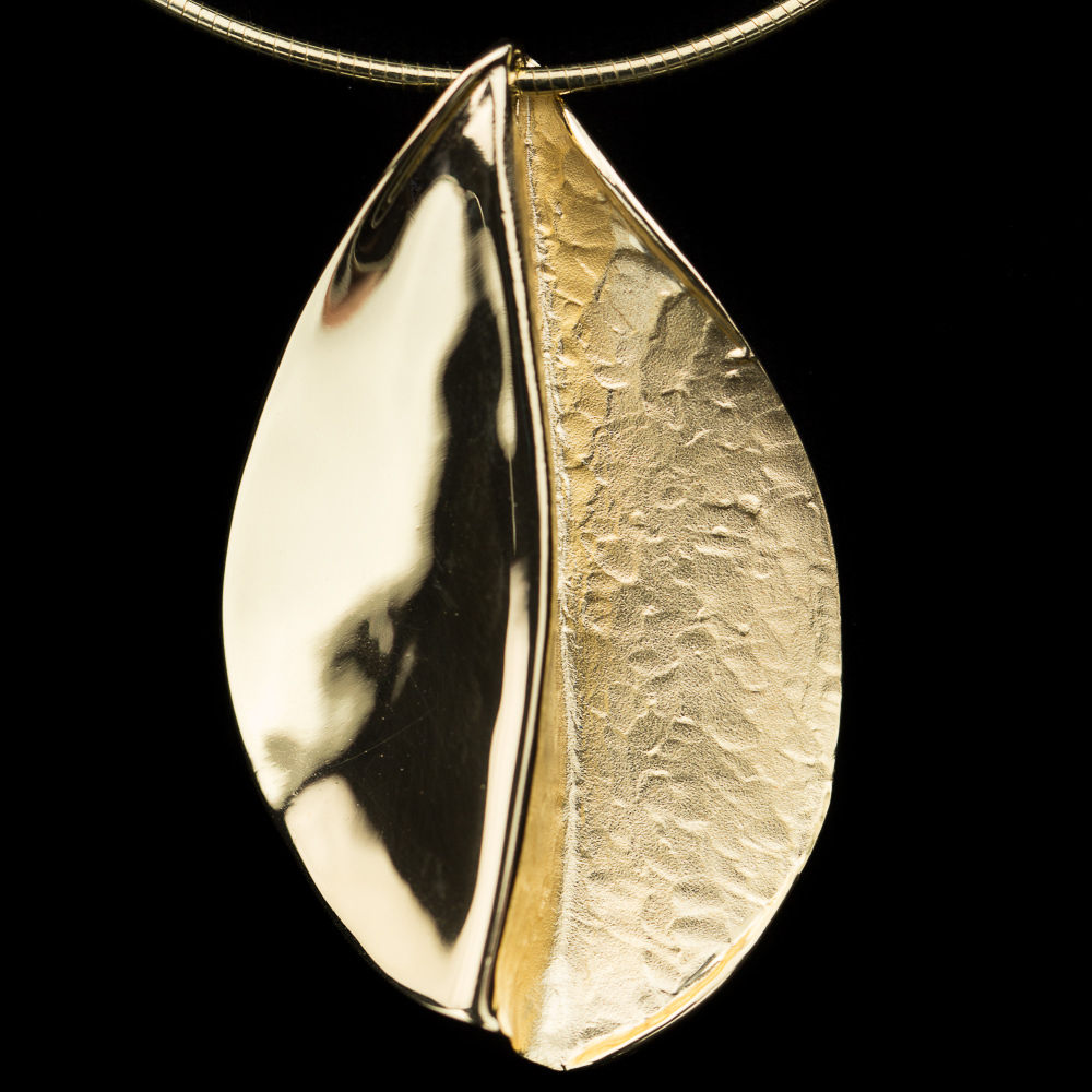 Polished and matt gold-plated pendant 'without chain'