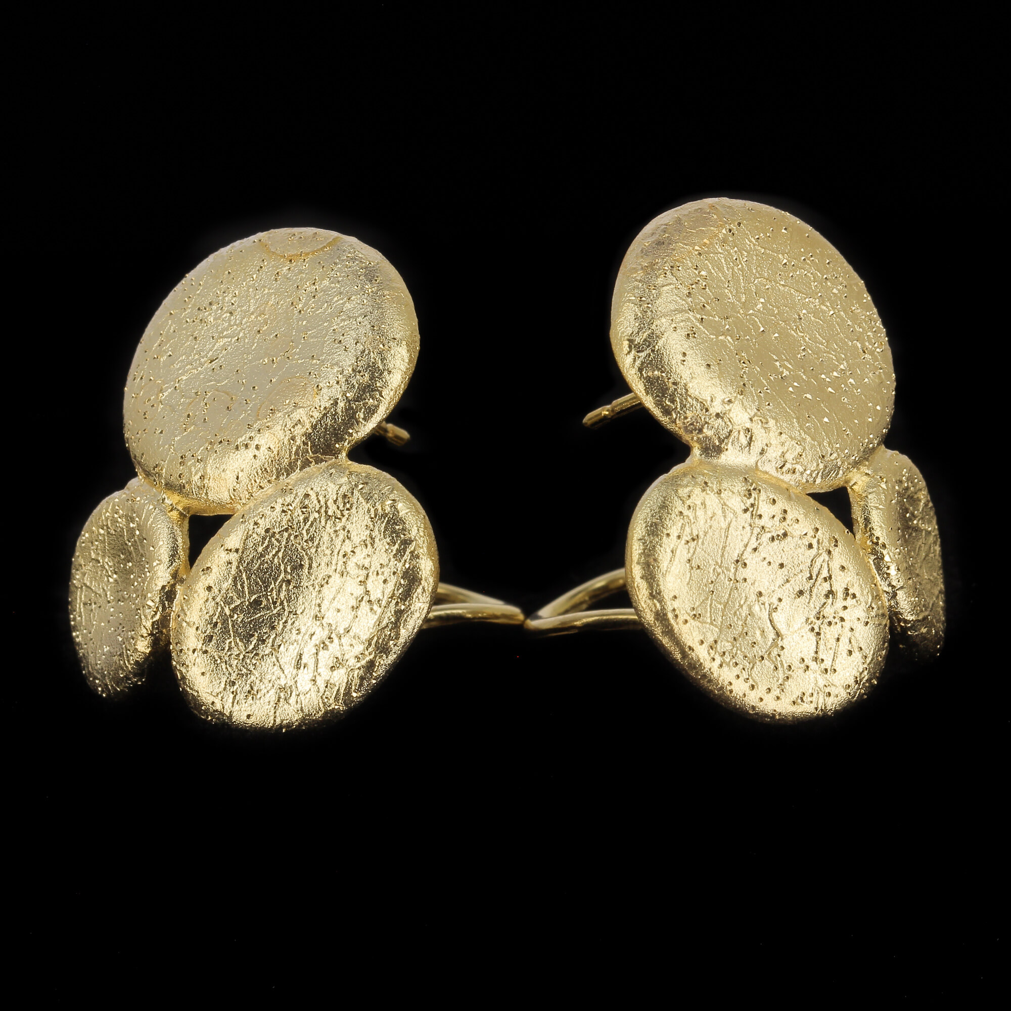Gold-plated oval-shaped earrings, diamond