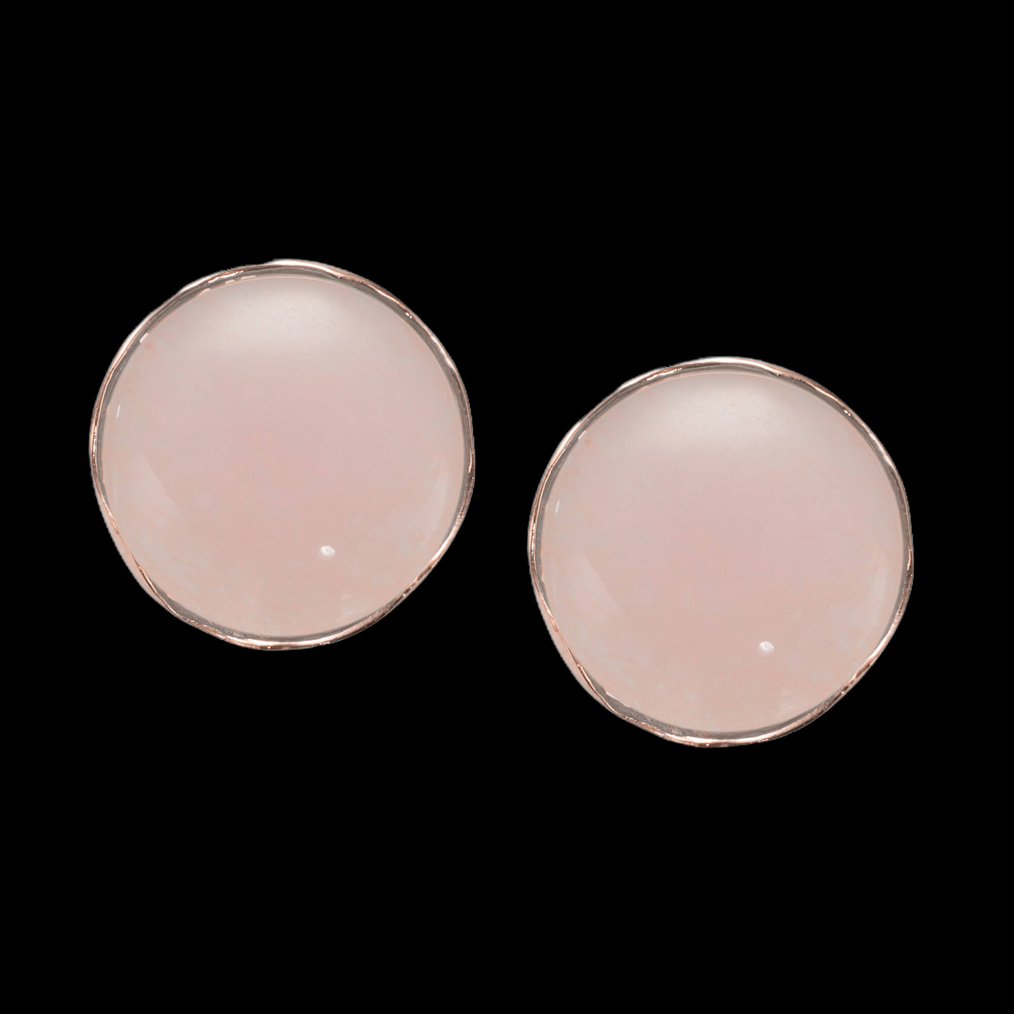Rosé round earrings with a pink quartz stone