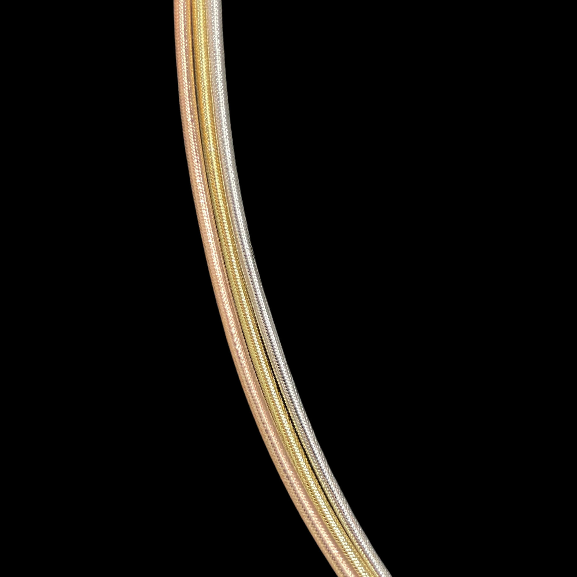 Drierijige omega armband van 3kleuren goud 18kt en silicone