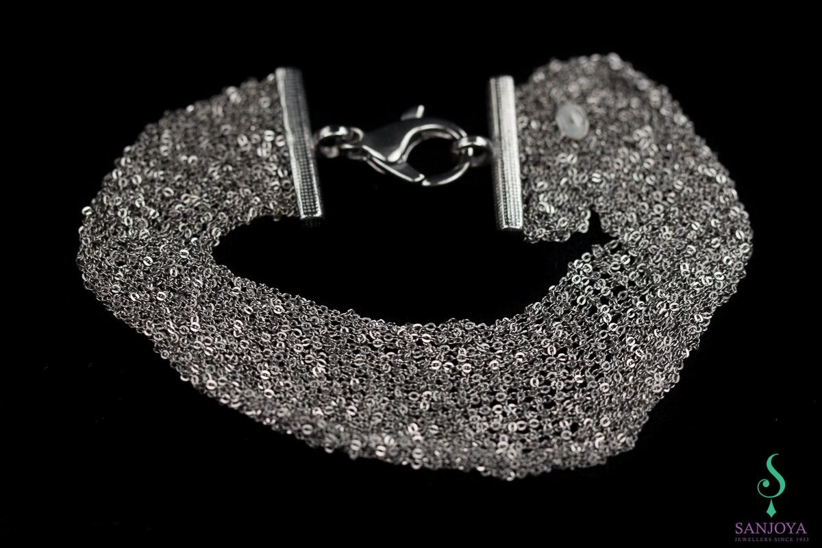 Dark gray slim bracelet multiple chains