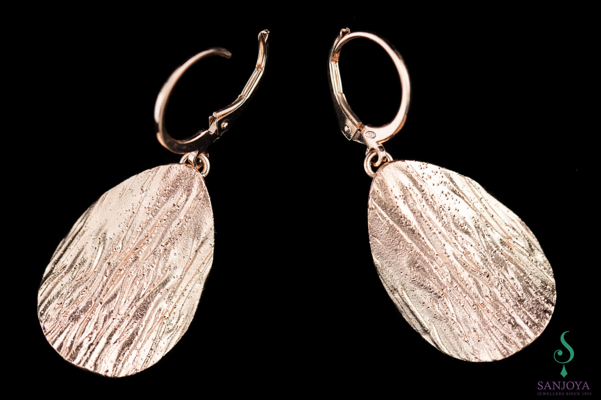 PRE1017005 - Rosé afhangende ovale gediamanteerde oorbellen