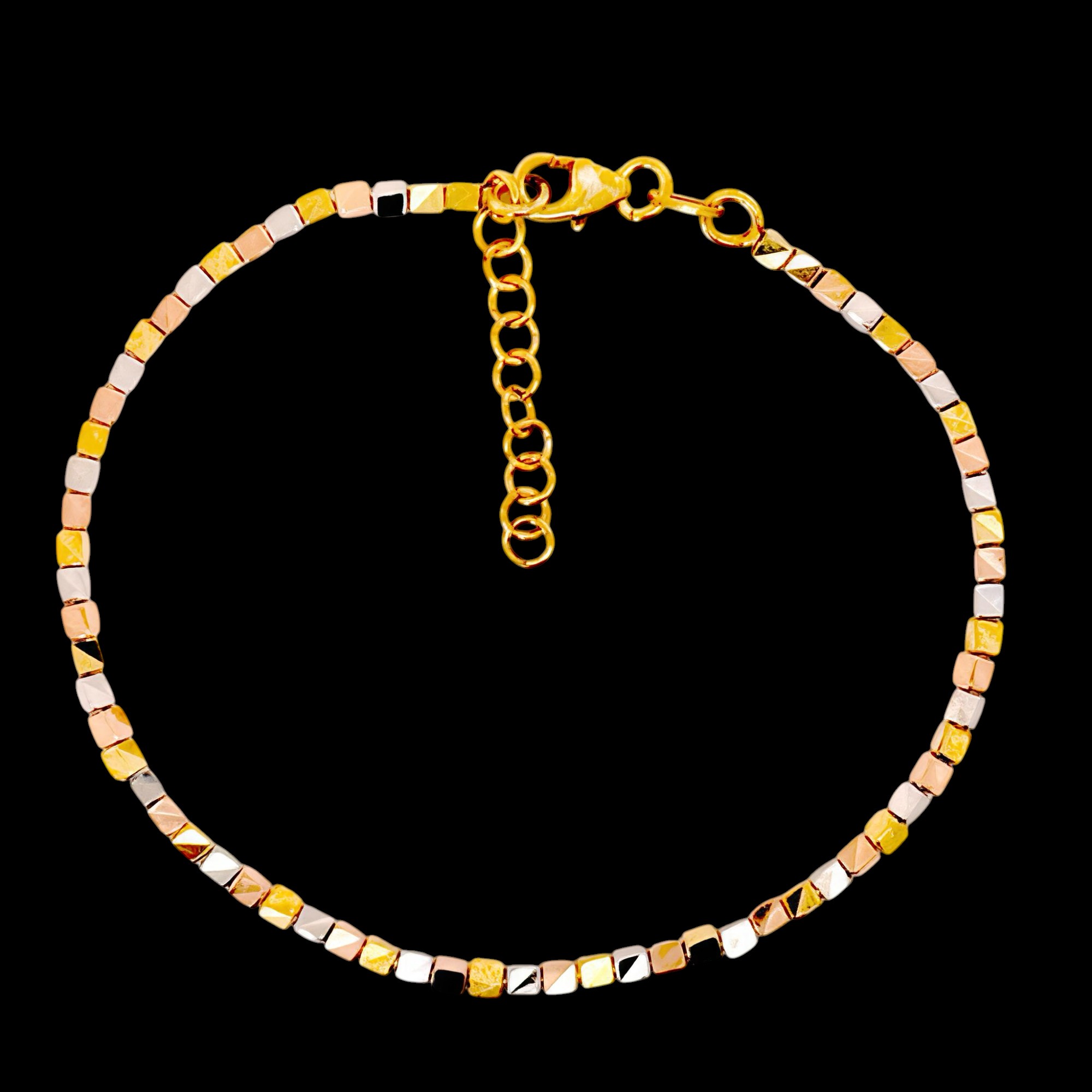 Driekleurige armband, 3mm vierkantjes met bewerking