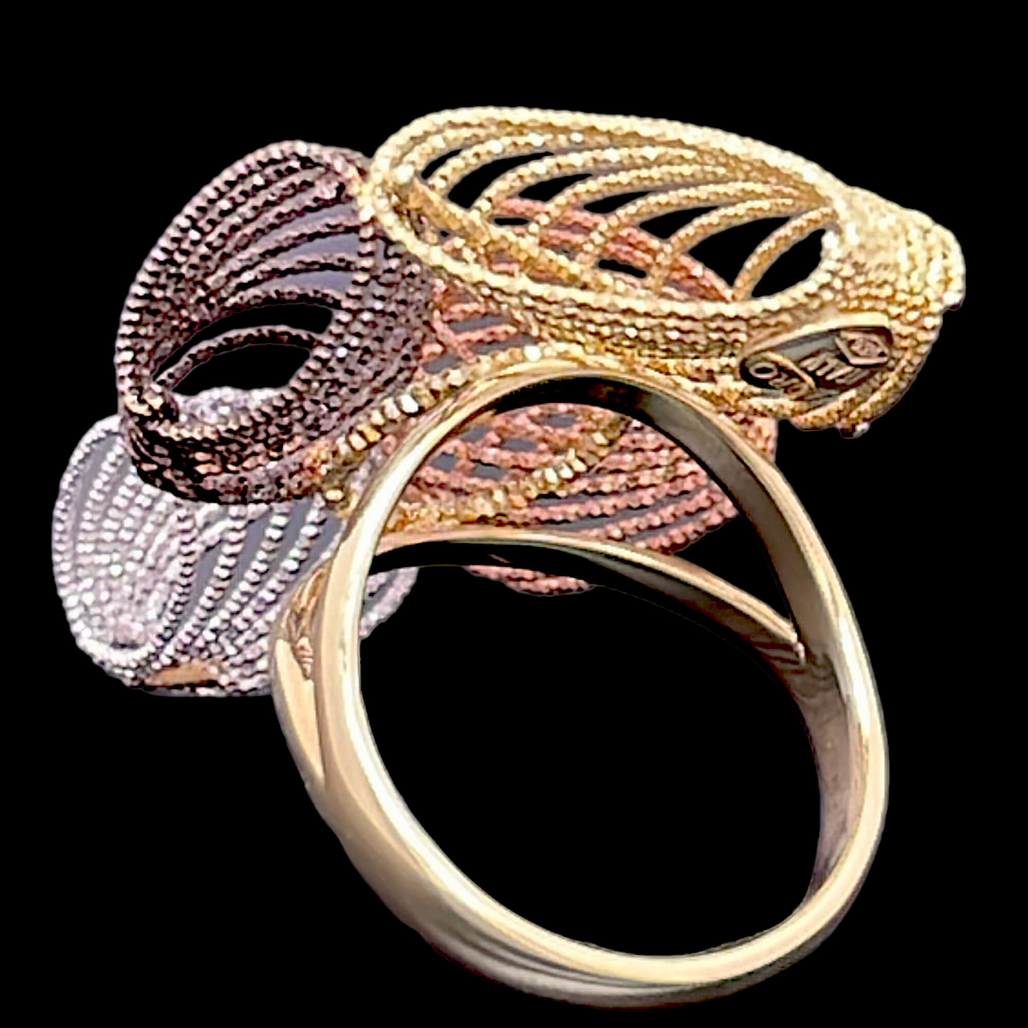 Bewerkte vierkleurige ring van 18kt goud