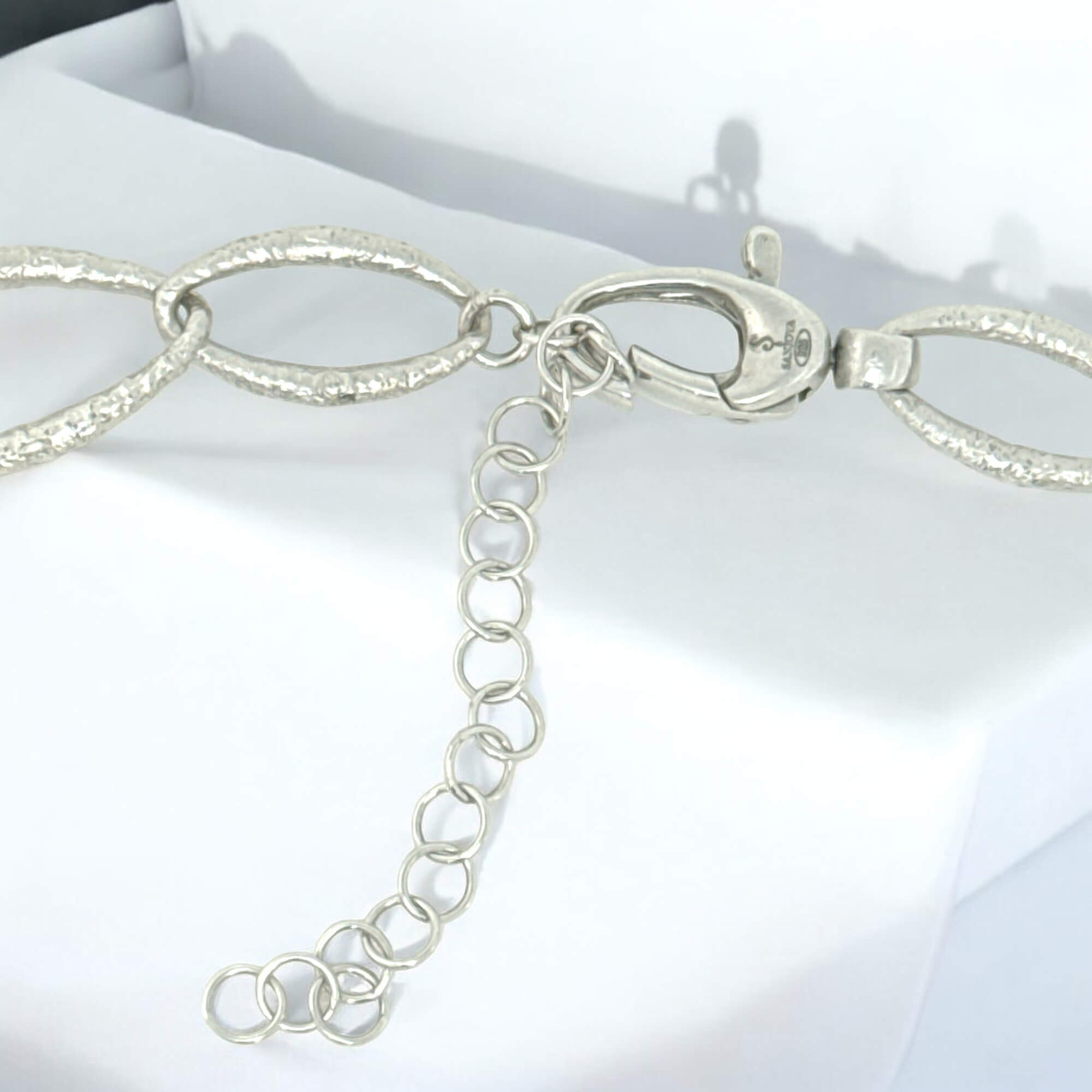 Collier court en argent et jolis maillons