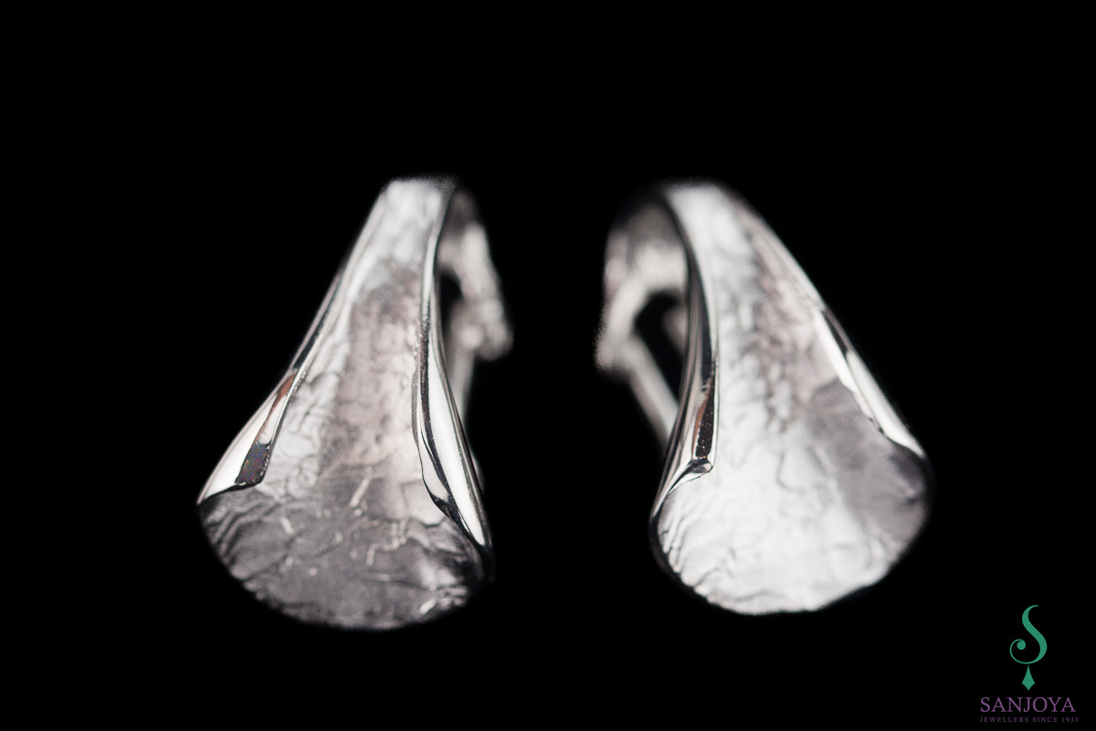 PRE1118028 - Zilveren en gepolijste oorbellen in V-vorm