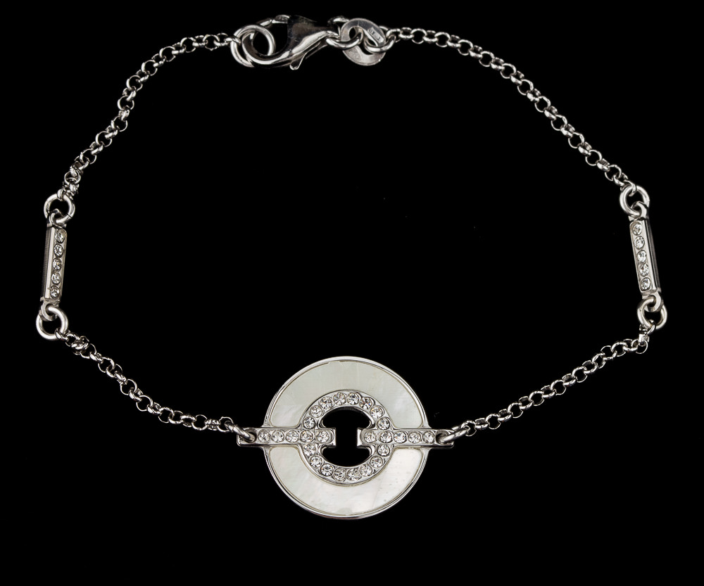 Small bracelet with circle in mother of pearl