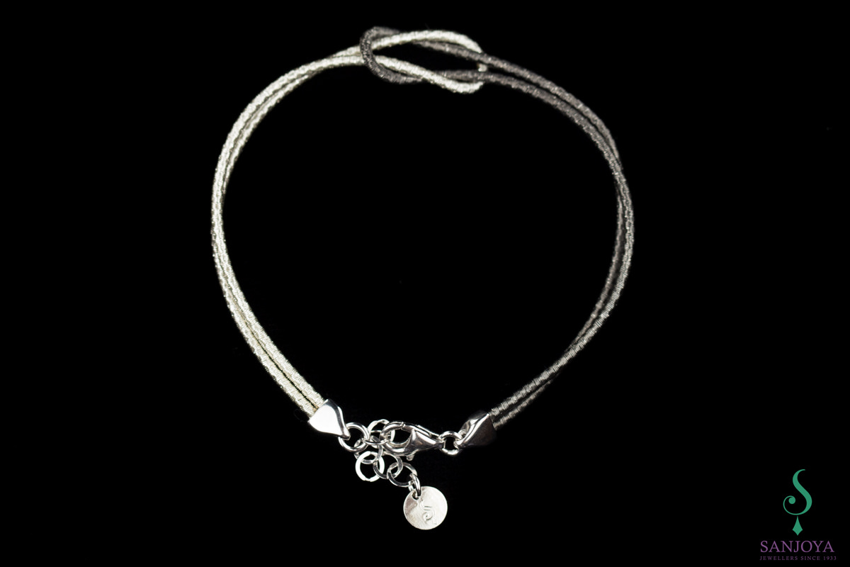 Refined dark gray silver bracelet with an infinity knot, 2mm