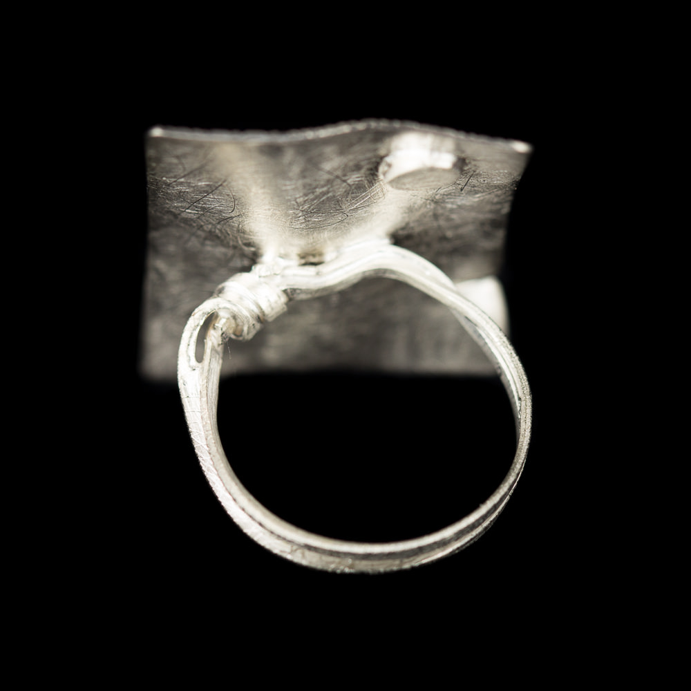 ORI1016003Z - Zilveren rechthoekige ring met zirkonia steentje